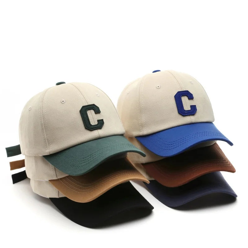 Vintage baseballkasket med broderet C-bogstav | Tofarvet design, justerbar rem, unisex til mænd og kvinder