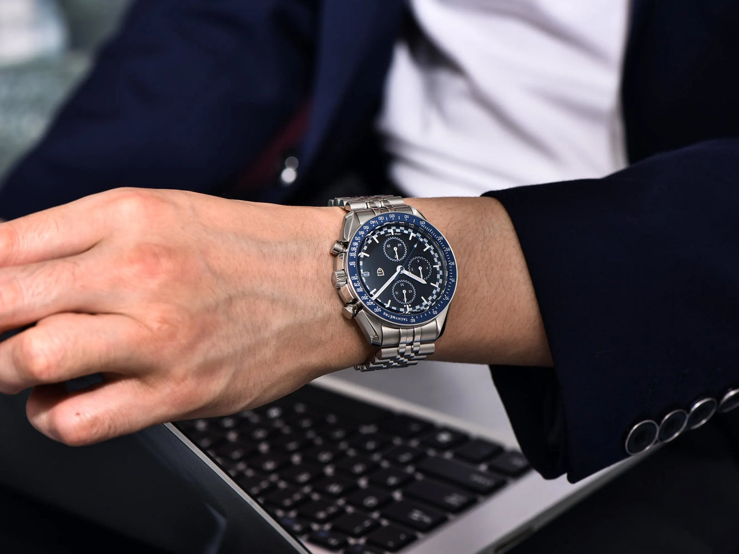 PAGANI DESIGN Top Luxury Men's Quartz Watch Business Elite VK67 Stainless Steel Sapphire Glass 100m Dive Calendar Luminous Watch