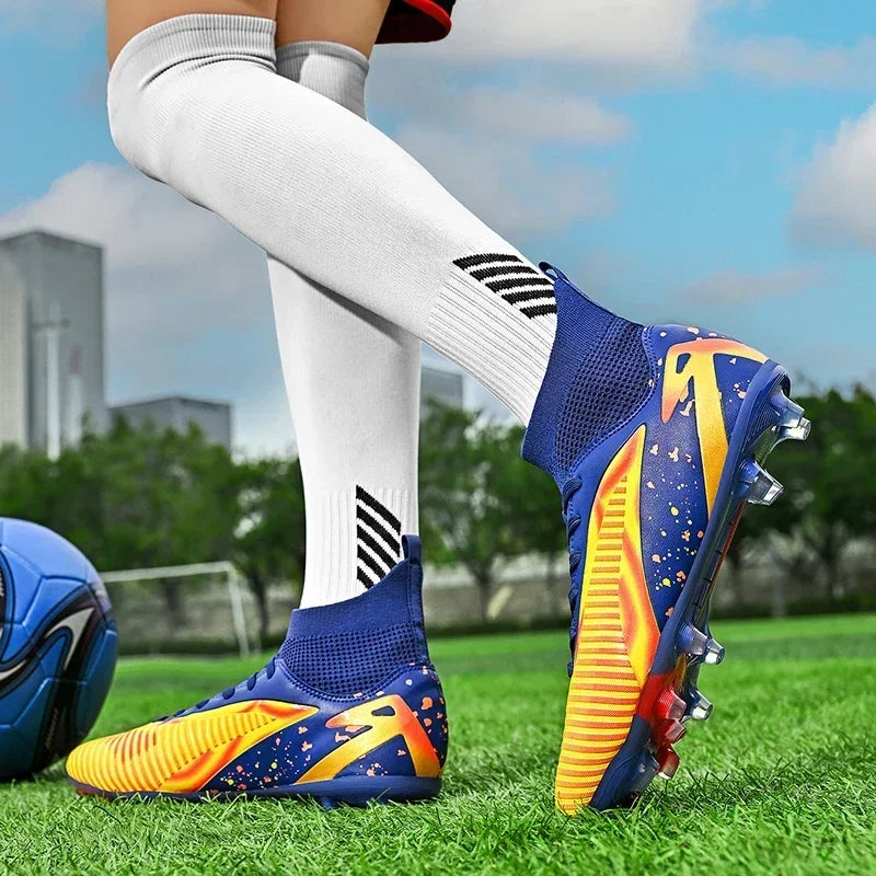 Nouvelles chaussures de football pour hommes, antidérapantes, pour futsal, à haute cheville, pour intérieur et extérieur, chaussures de sport de haute qualité, bottes de football ultralégères antidérapantes