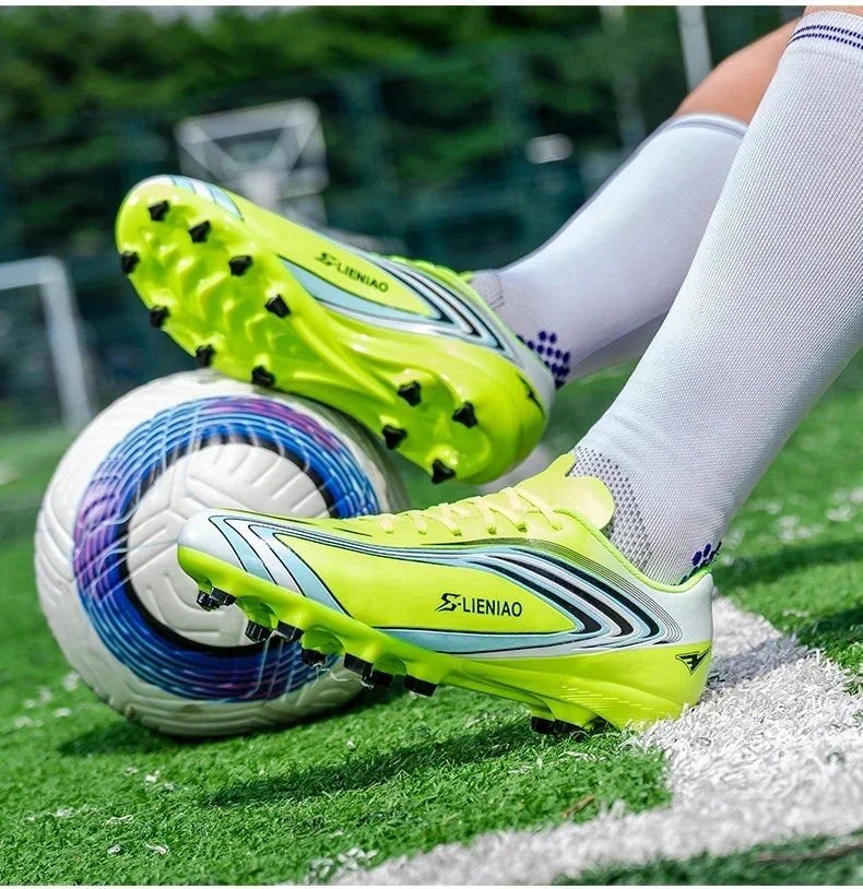 Nouvelles chaussures de football pour hommes, crampons de futsal, chaussures de soccer, chaussures de match, baskets d'intérieur de haute qualité, best-seller, antidérapantes, pour entraînement et extérieur