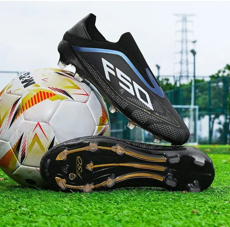 Nouvelles chaussures de football pour hommes, crampons de gazon très vendus, chaussures de football respirantes, chaussures de match de haute qualité, baskets antidérapantes pour garçons, légères pour l'extérieur