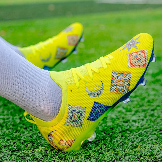 Lawn Studs Wear-Resistant Professional Football Shoes Multi-Color Grip Strong Balance Summer Outdoor Football Training Shoes