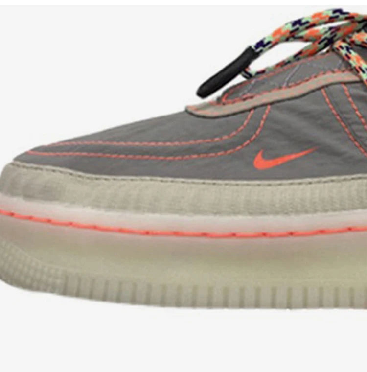 Nike Authentic Air Force 1 Scarpe da skate alte funzionali da donna DJ9304-021