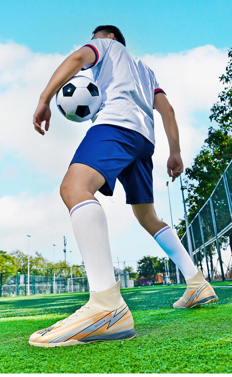Nouvelles chaussures de football pour hommes, chaussures de match montantes, chaussures de futsal de haute qualité, chaussures de football d'intérieur antidérapantes, baskets d'extérieur, crampons pour gazon, meilleures v