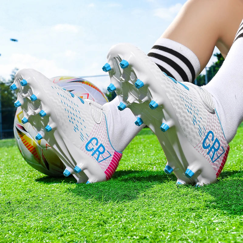 Nouvelles chaussures de football montantes à crampons longs pour adolescents et étudiants, adaptées aux garçons et aux filles, élégantes, durables et tendance