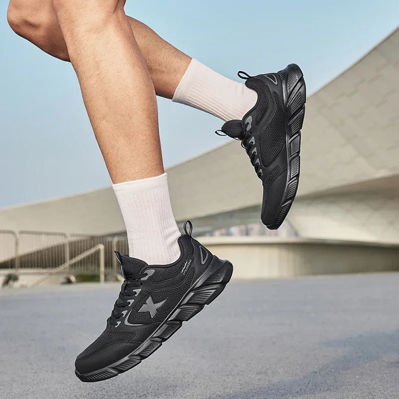 Zapatillas de running Xtep para hombre de verano, de malla transpirable, resistentes al desgaste, deportivas, ligeras, casuales juveniles, con amortiguación 875219110065