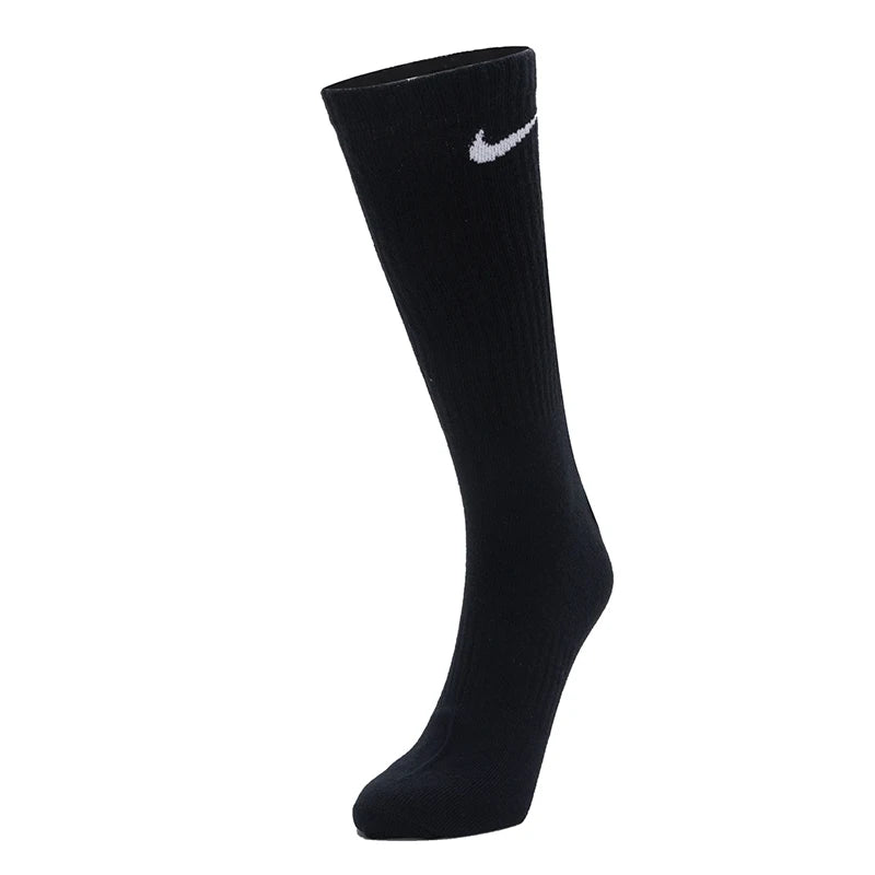 Pánské a dámské ponožky Nike (Nike), prodyšné, sportovní ponožky odvádějící pot, basketbalové ponožky, módní a univerzální volnočasové ponožky (3 páry) Sx7676-902