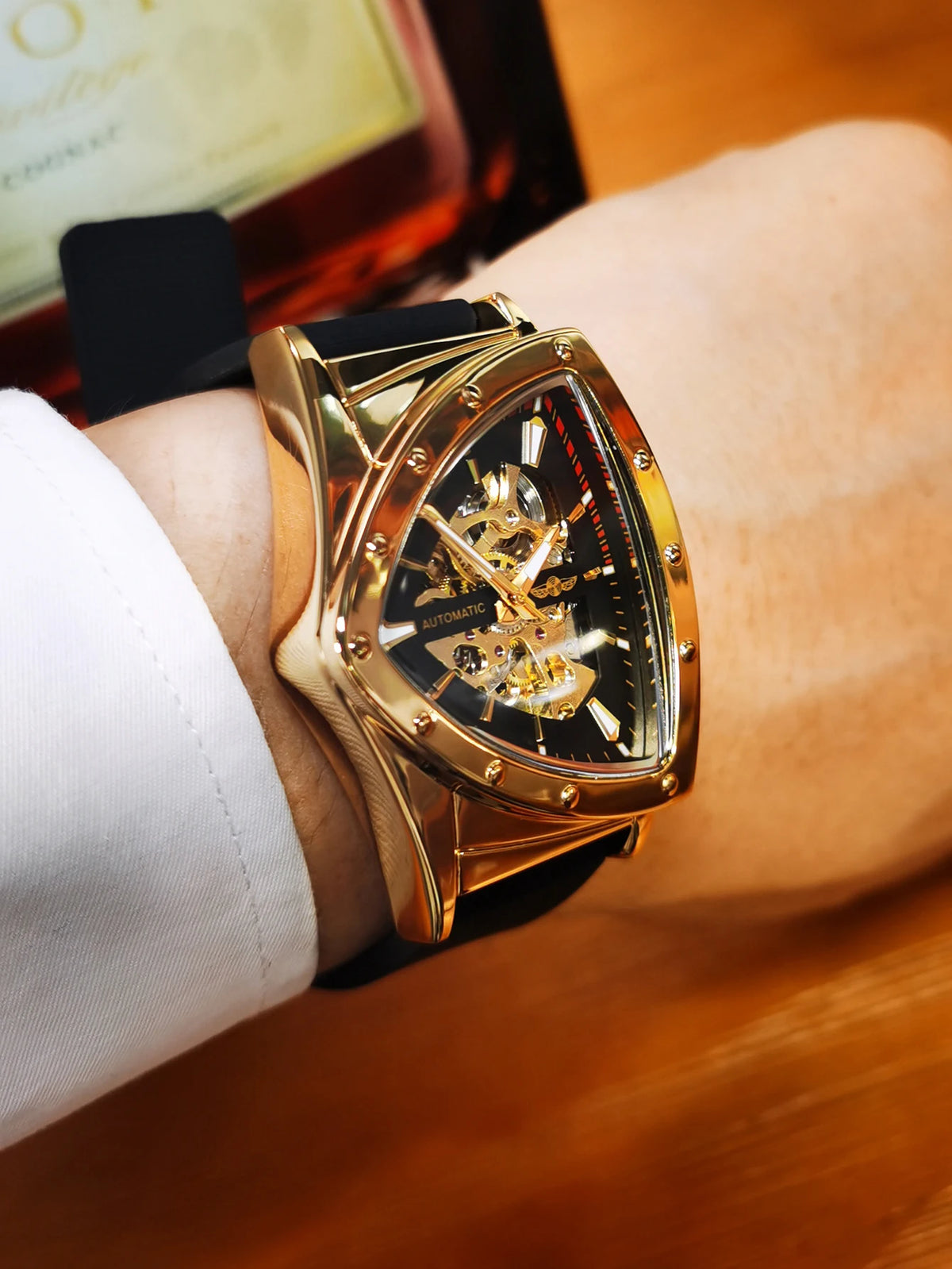 Relógio automático para homem WINNER, design esqueleto triangular, ponteiros luminescentes, bracelete em borracha, estilo militar, relógio mecânico de luxo