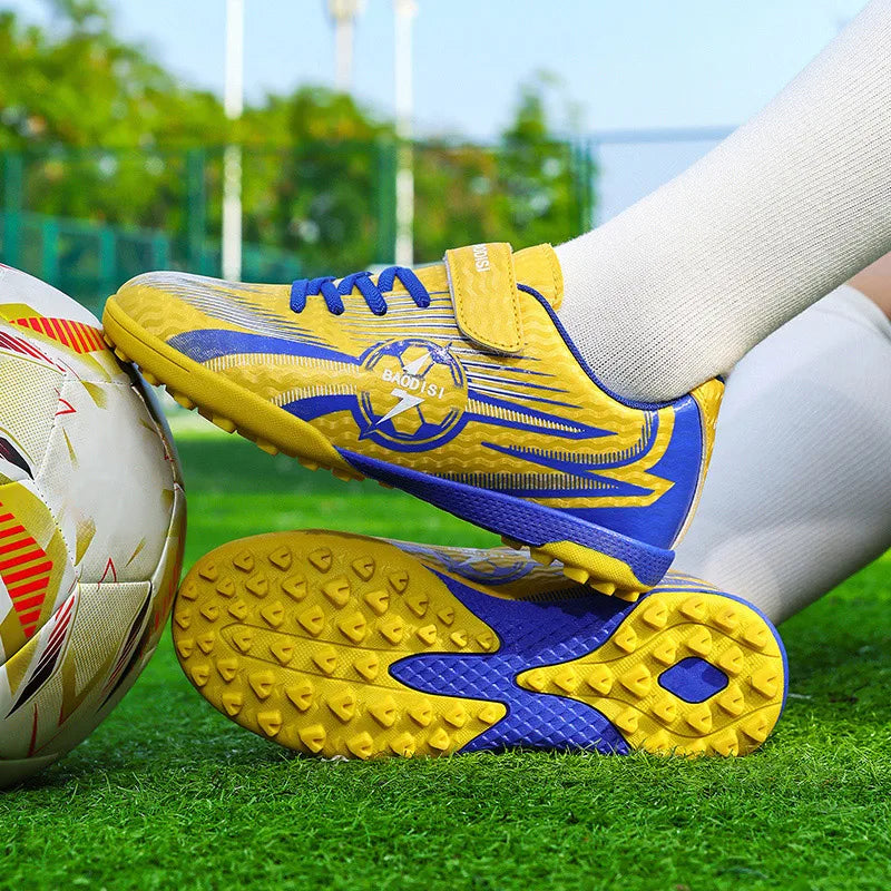 Nouvelles chaussures de football pour enfants, chaussures de sport pour terrain, chaussures de football pour garçons, chaussures de futsal, chaussures de sport d'intérieur à crampons, chaussures de football originales à c