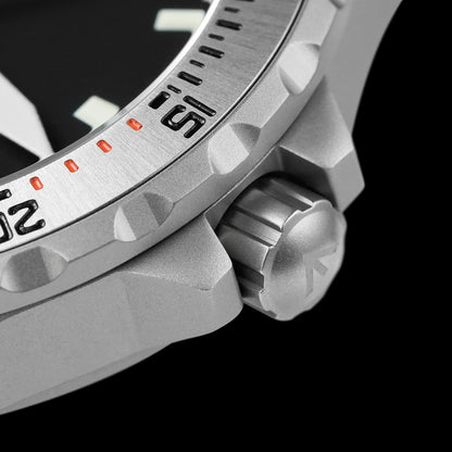 Militado ML16 39mm Quartz Dive Watch Sapphire Crystal 200M Water Resistant Ceramic Bezel BGW9 Lume Screw Down Crown