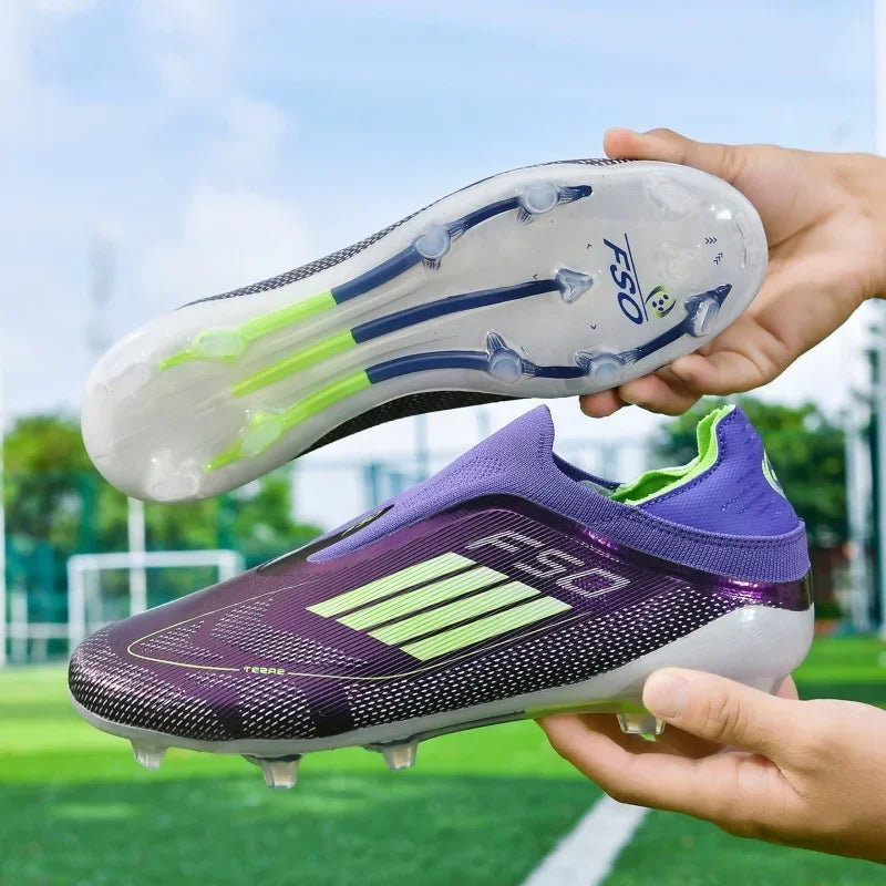 Nouvelles chaussures de football pour hommes, bottes de football confortables pour l'entraînement et les matchs en extérieur, crampons antidérapants et respirants, pour garçons et adultes, à longues pointes.