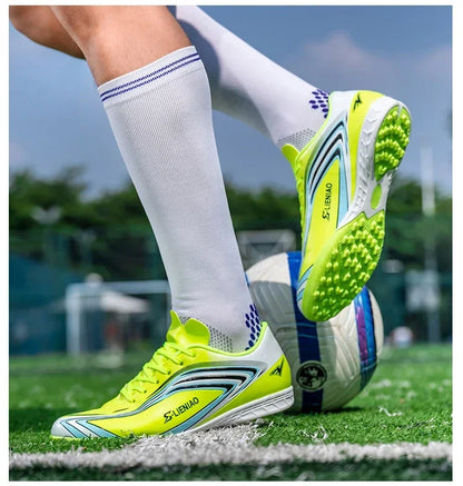 Nouvelles chaussures de football pour hommes, baskets de haute qualité, crampons de futsal pour gazon, chaussures de football d'intérieur très vendues, chaussures d'entraînement antidérapantes pour l'extérieur