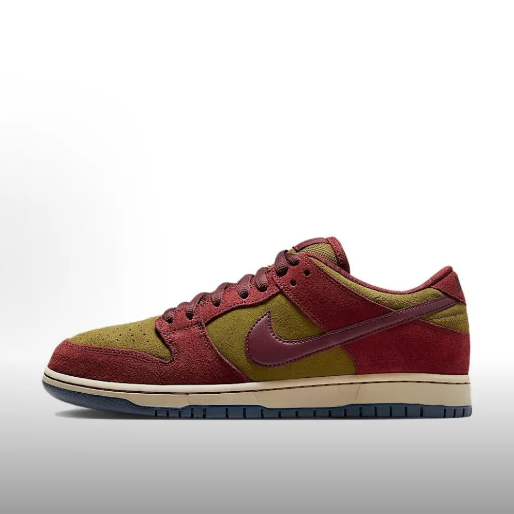 Nike Dunk SB Trendy and minimalist, these everyday casual sneakers offer comfort and durability. HF5441-100