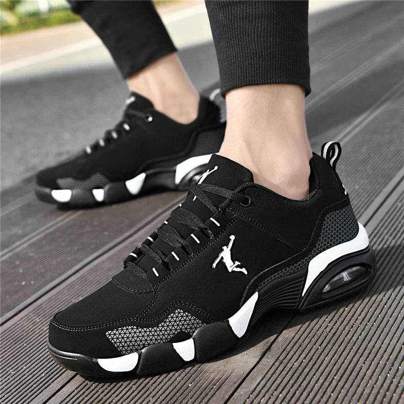 Chaussures de sport pour hommes, confortables, en cuir, pour le sport de plein air, nouvelles chaussures de tennis, classiques, noires, décontractées, légères, pour la marche