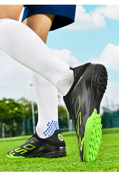 Nuove scarpe da calcio da uomo con tacchetti per erba, comode scarpe da futsal per turf, scarpe sportive ultraleggere FG antiscivolo indoor per adulti
