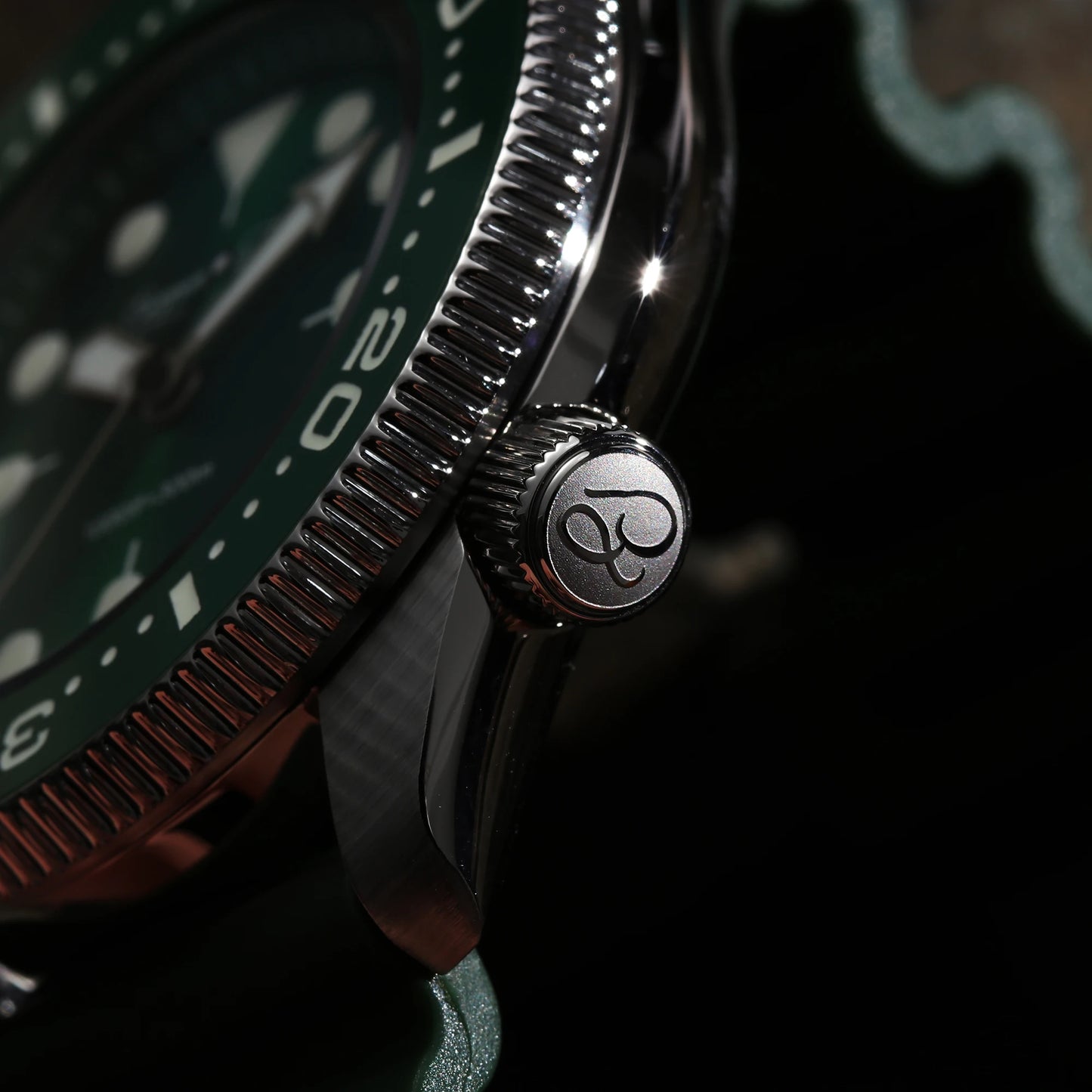 【Escapement Time】Quartz 2S60 Movement Diver Water Sapphire Ceramic Bezel BGW9 300M Waterproof The battery lasts for ten years