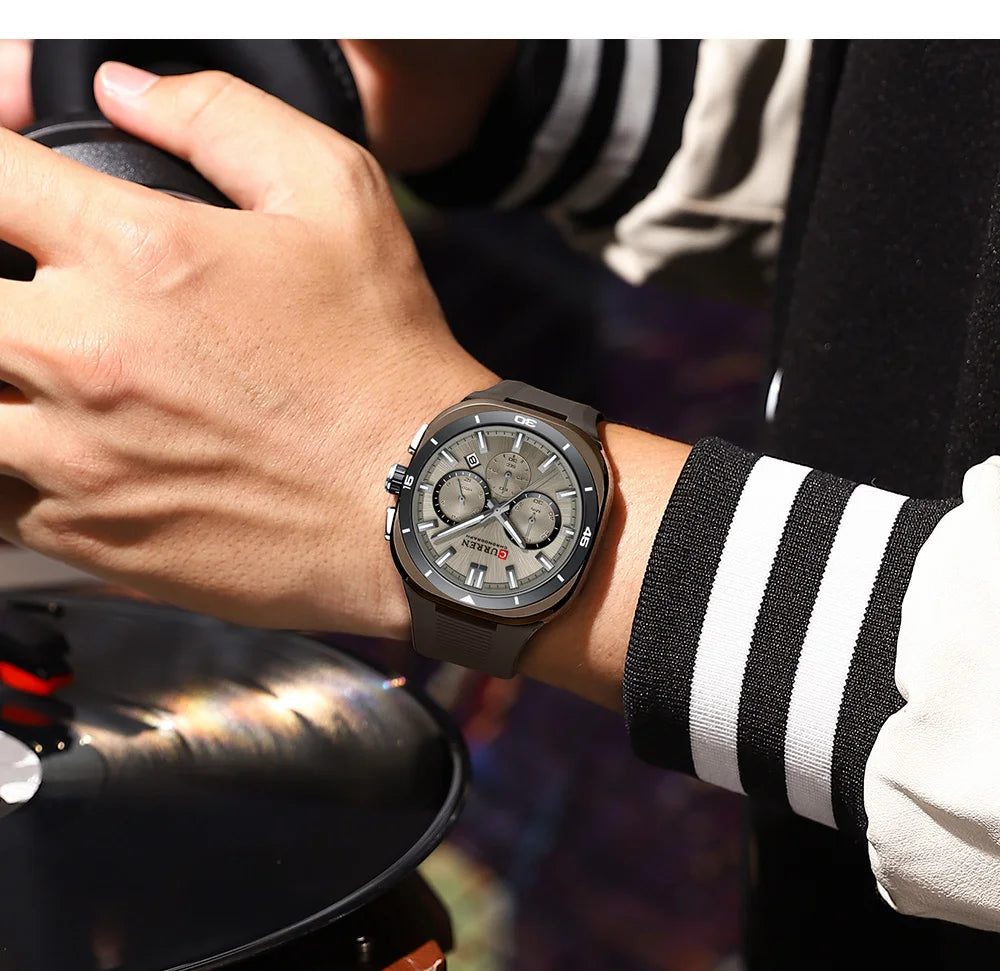 Relógio de homem CURREN – Novo modelo de luxo com movimento de quartzo, bracelete em silicone, estilo desportivo, multifunções, à prova de água, luminoso, com indicação da data e cronómetro.