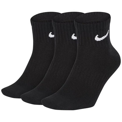 Calzini da basket casual imbottiti a taglio medio Nike, confezione mista unisex, bianchi SX7667-100