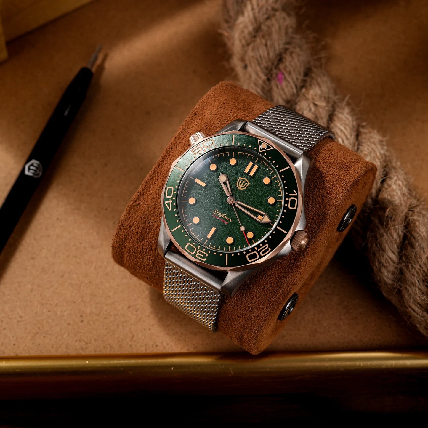 Watchdives 42mm Titanium Dive Watch NTTD VH31 Sweep Second Quartz Movement 200m Waterproof Super Luminous Men Watches