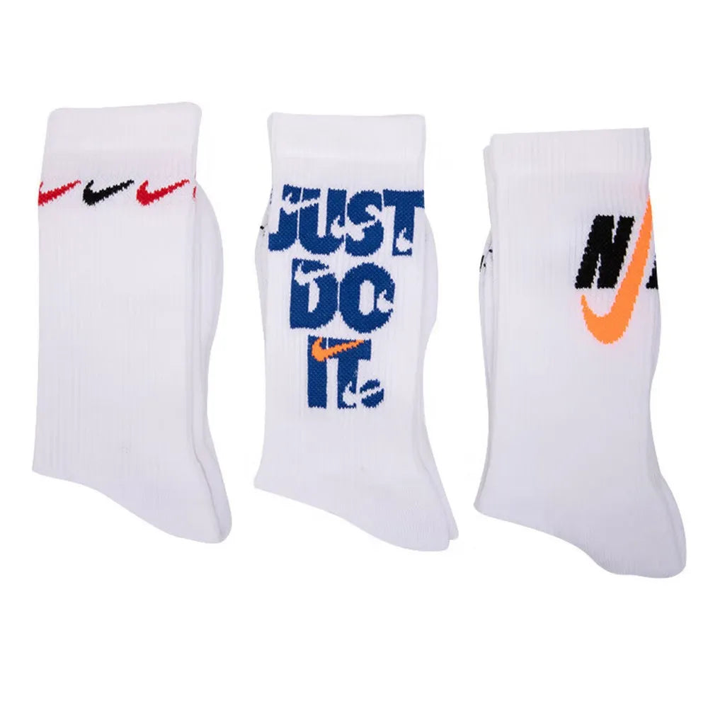 Chaussettes de sport tendance Nike pour homme et femme (confortables et respirantes), lot de 3 DH3822-902