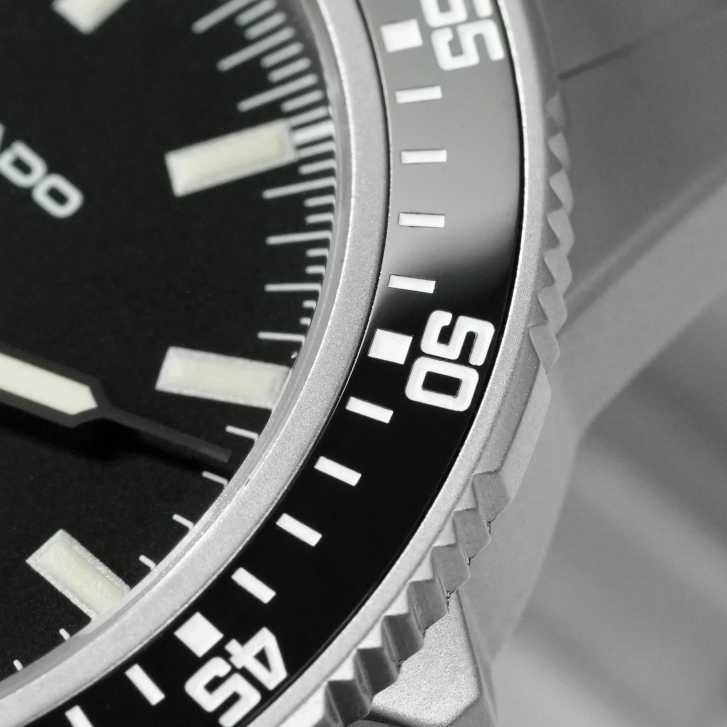 MILITADO  ML25 Quartz Dive Watch VH31 Sweep Second Sapphire Crystal 200M Waterproof BGW9 Lume Ceramic Bezel Men Watch
