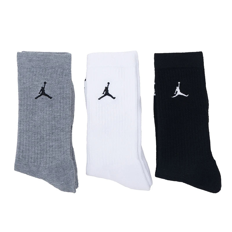 Nike Herren- und Damensocken, Freizeitsocken, Basketballsocken, bequeme, atmungsaktive Lauf- und Trainingssocken in mittlerer Länge (3 Paar) Dx9632-914