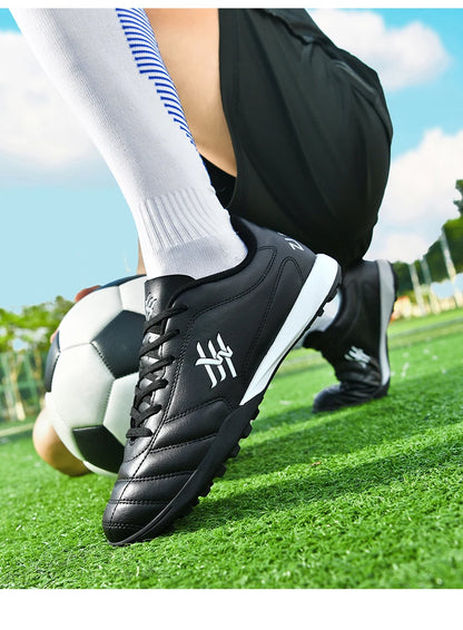 Nouveaux hommes haute cheville en plein air ultraléger bottes de Football chaussures de Football intérieur de haute qualité chaussures de sport antidérapantes Futsal antidérapant