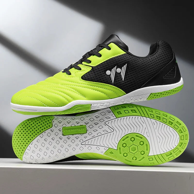 Nouvelles chaussures de football pour hommes, crampons montants pour terrain gazonné, antidérapantes, de haute qualité, pour futsal, idéales pour les matchs en salle et l'extérieur, très vendues.