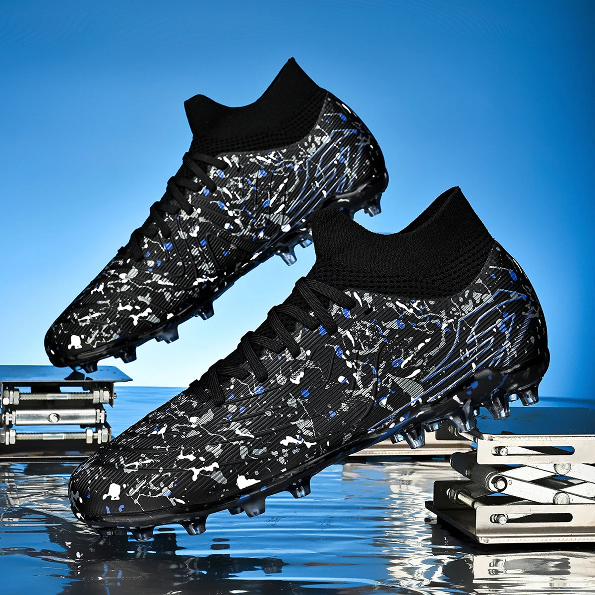 Chaussures de football pour hommes, modèle AG FG, tige en maille ultra-légère, soutien stable de la voûte plantaire, idéales pour les entraînements prolongés sur terrain de gazon extérieur.