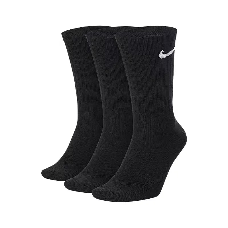 Calzini da basket casual imbottiti a taglio medio Nike, confezione mista unisex, bianchi SX7667-100
