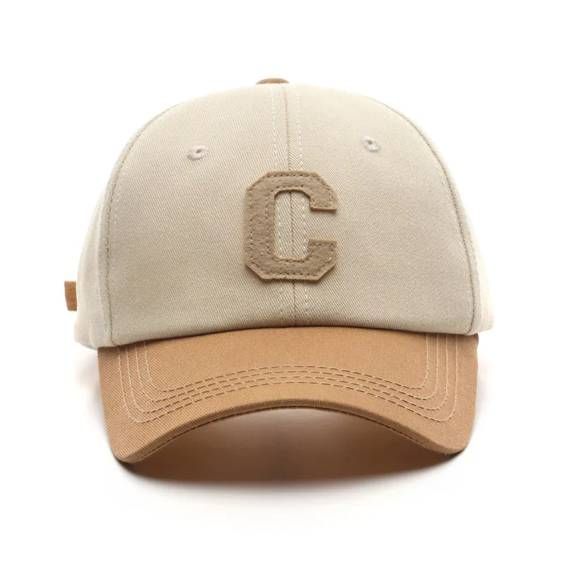Vintage baseballkasket med broderet C-bogstav | Tofarvet design, justerbar rem, unisex til mænd og kvinder