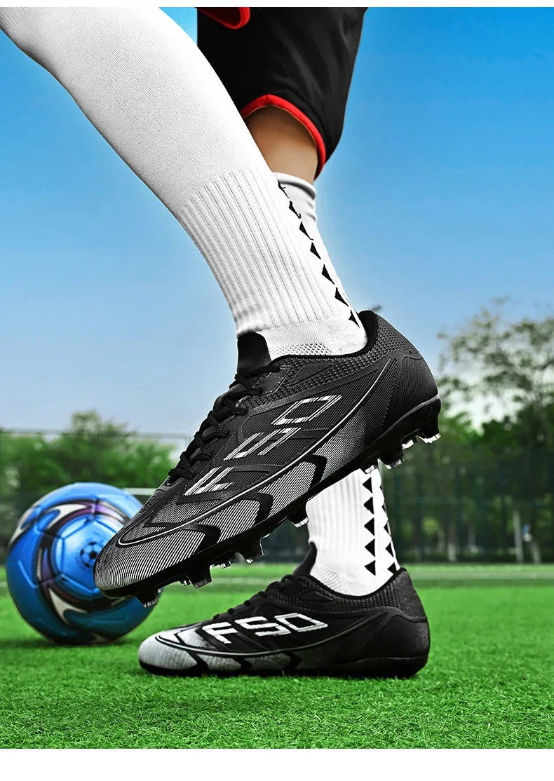Nouvelles chaussures de football pour hommes, chaussures de sport ultralégères, chaussures de football pour matchs en plein air, futsal, haute cheville, respirantes, antidérapantes, de haute qualité