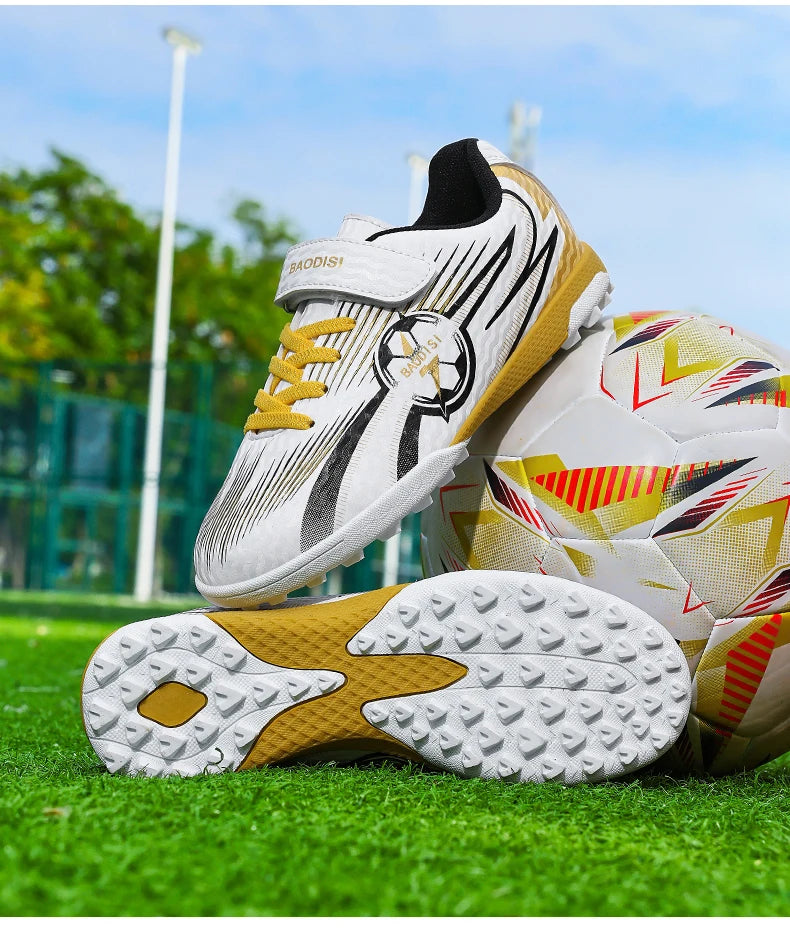 Nouvelles chaussures de football pour enfants, chaussures de sport pour terrain, chaussures de football pour garçons, chaussures de futsal, chaussures de sport d'intérieur à crampons, chaussures de football originales à c
