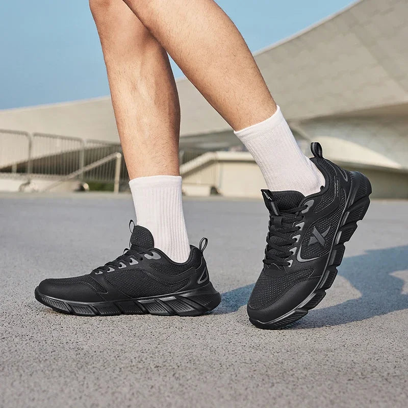 Zapatillas de running Xtep para hombre de verano, de malla transpirable, resistentes al desgaste, deportivas, ligeras, casuales juveniles, con amortiguación 875219110065