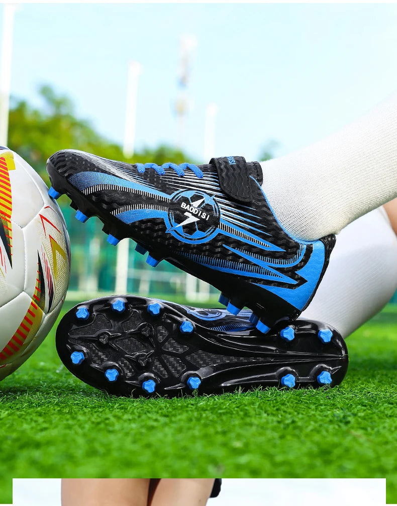 Nouvelles chaussures de football pour enfants, chaussures de sport pour terrain, chaussures de football pour garçons, chaussures de futsal, chaussures de sport d'intérieur à crampons, chaussures de football originales à c