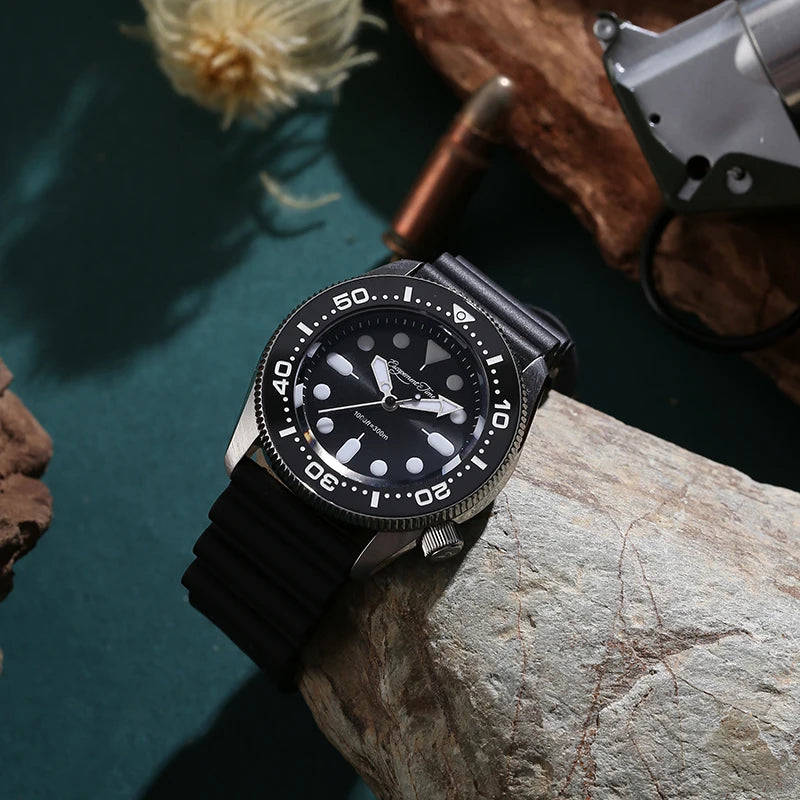 【Escapement Time】Quartz 2S60 Movement Diver Water Sapphire Ceramic Bezel BGW9 300M Waterproof The battery lasts for ten years
