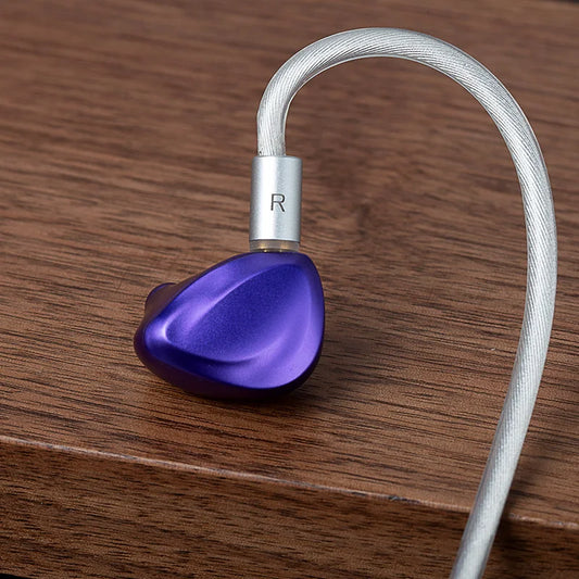 Słuchawki douszne TRI I3 MK3 Hybrid – przewodowe słuchawki douszne Hi-Fi trzeciej generacji z płaskimi przetwornikami BA i DD, obsługujące dźwięk w wysokiej rozdzielczości