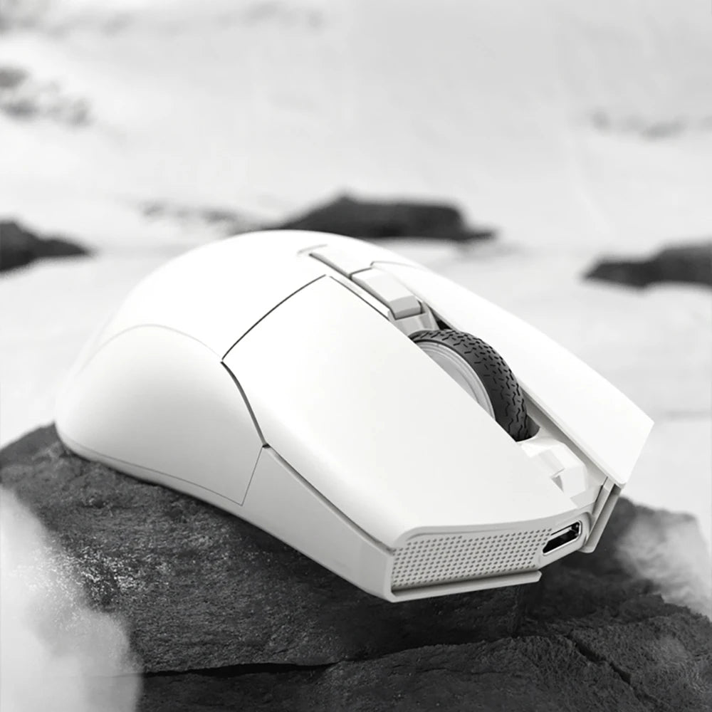 Motospeed Darmoshark N3 Pro Bluetooth Wireless Gaming Mouse Double 8K Tri-Mode Rechargeable PAW3395 64g Ergonomic Gamer Mouse
