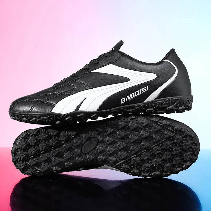 Men Soccer Shoes Breathable Football Boots Futsal Ultralight Professional Training Sneakers Unisex Grass Cleats Match Sport