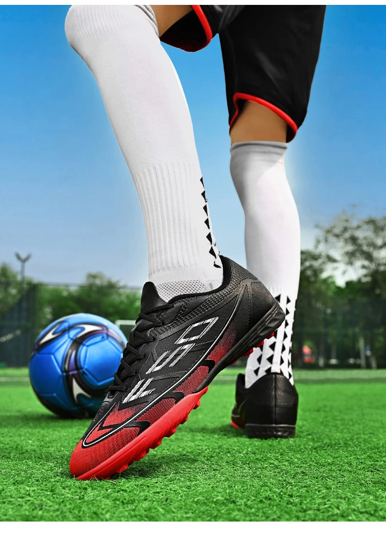 Nouvelles chaussures de football pour hommes, chaussures de sport respirantes, chaussures de football d'extérieur antidérapantes, chaussures de futsal de haute qualité, haute tige, ultralégères, pour les matchs