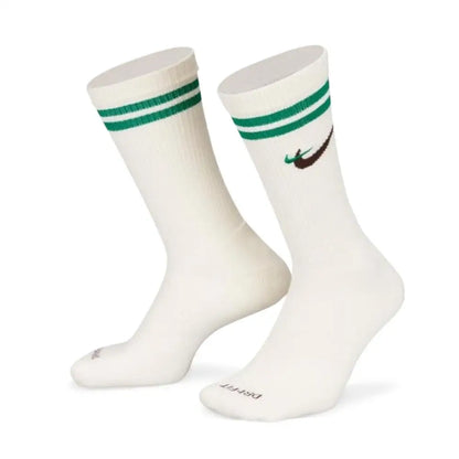 Chaussettes de sport tendance Nike pour homme et femme (confortables et respirantes), lot de 3 DH3822-902
