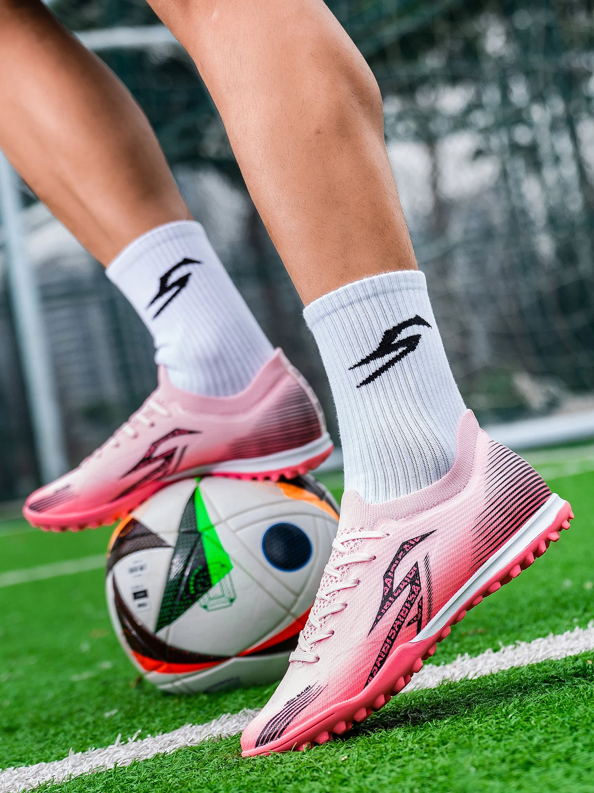 Chaussures de football pour hommes TF Turf, dessus en PU respirant, semelle extérieure en caoutchouc antidérapante, chaussures légères pour l'entraînement sur gazon artificiel.