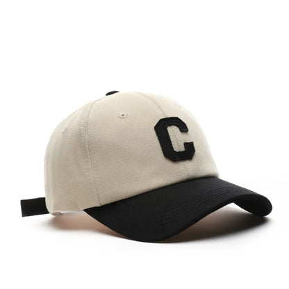 Vintage baseballkasket med broderet C-bogstav | Tofarvet design, justerbar rem, unisex til mænd og kvinder
