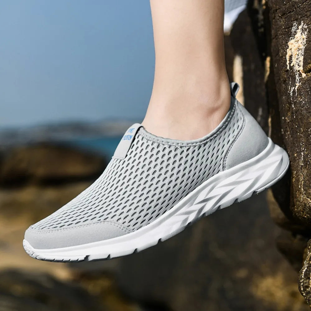 2025 new shoes men loafers, light walking breathable summer comfortable casual shoes, men's sneakers zapatillas hombre plus