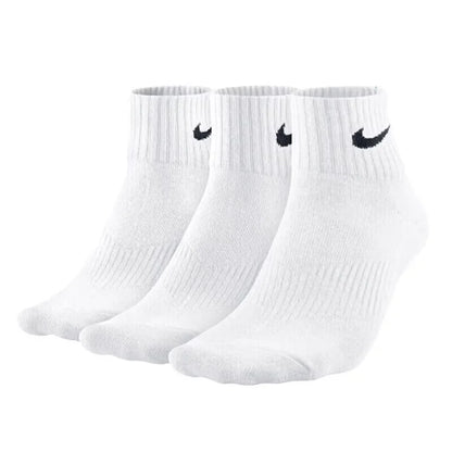 Calzini da basket casual imbottiti a taglio medio Nike, confezione mista unisex, bianchi SX7667-100
