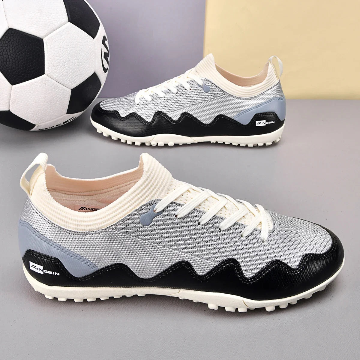 Nouvelles chaussures de football pour hommes, baskets TF/FG, vente flash, chaussures de futsal de haute qualité, chaussures de football professionnelles, crampons pour femmes, ultra-légères, unisexes