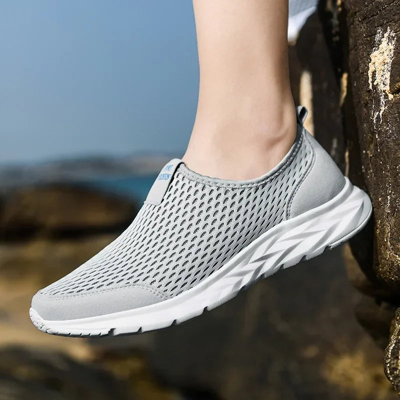 2025 new shoes men loafers, light walking breathable summer comfortable casual shoes, men's sneakers zapatillas hombre plus
