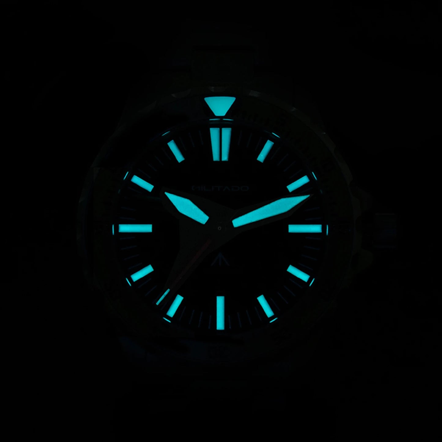 Militado ML16 39mm Quartz Dive Watch Sapphire Crystal 200M Water Resistant Ceramic Bezel BGW9 Lume Screw Down Crown