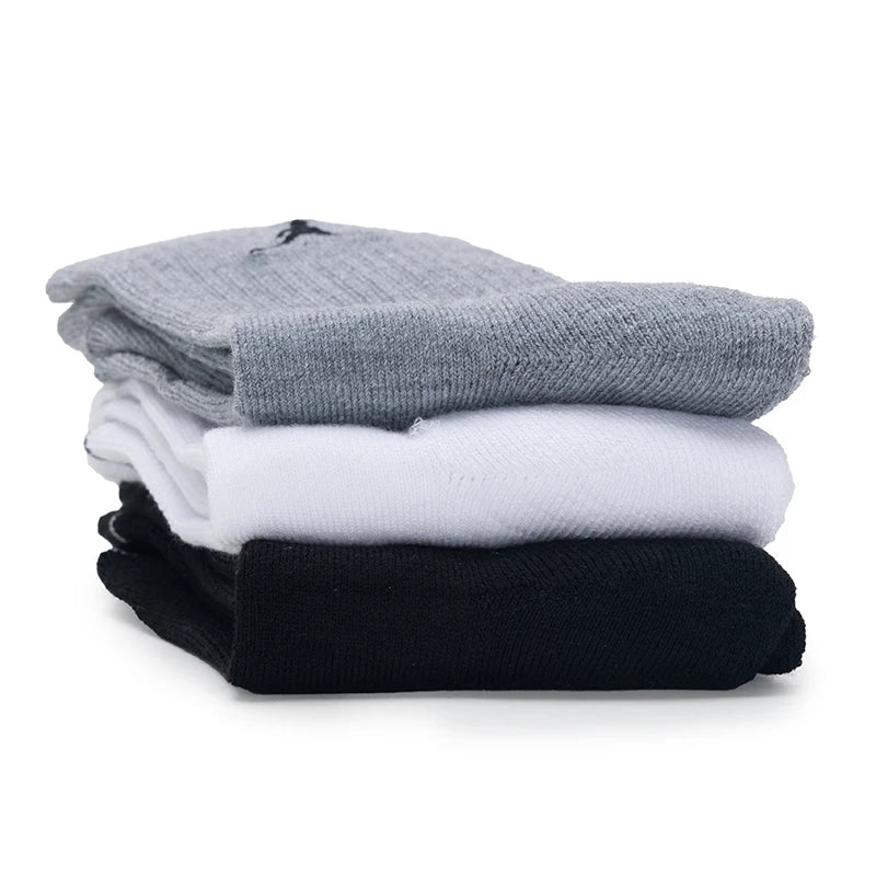 Nike Herren- und Damensocken, Freizeitsocken, Basketballsocken, bequeme, atmungsaktive Lauf- und Trainingssocken in mittlerer Länge (3 Paar) Dx9632-914