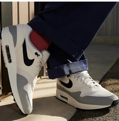 Nike Original Air Max 1 Herren-Low-Top-Sportschuh mit Luftkissen im Retro-Stil FD9082-002